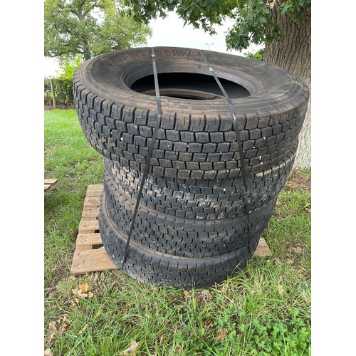 2307 - 4 Lorry tyres 295/80R22.5