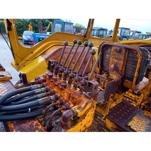 398 - Massey Ferguson 50 Loader with back actor. Runs