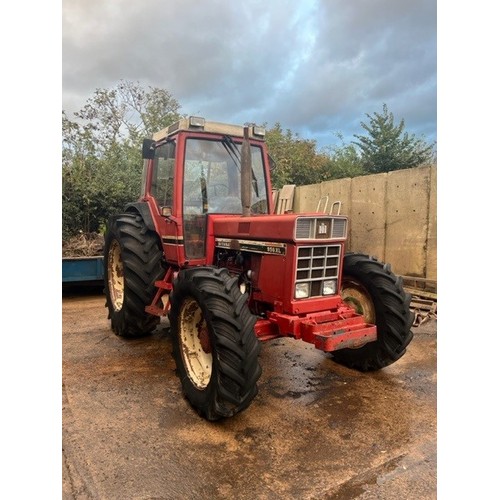 437 - International 956XL Tractor. Runs. Reg FDV 12Y. V5