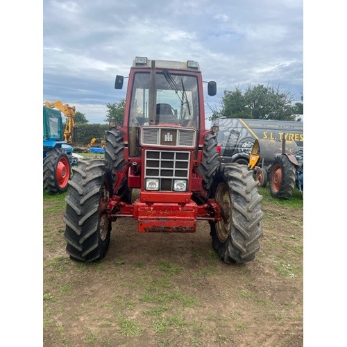 437 - International 956XL Tractor. Runs. Reg FDV 12Y. V5