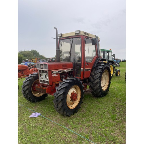 440 - International 885XL tractor. Runs. Reg B464 DTH