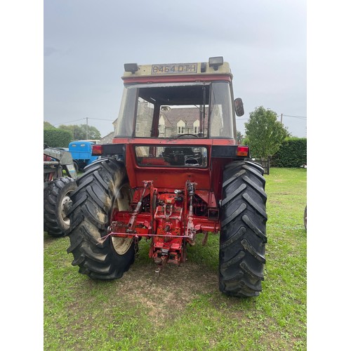 440 - International 885XL tractor. Runs. Reg B464 DTH