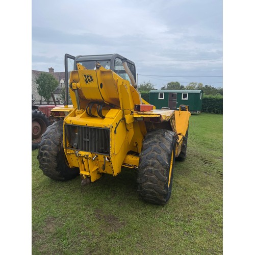 434 - JCB 525-58 Farm Special loader. 7981 hours recorded. Runs.  Reg J422 TAJ. V5