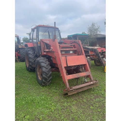 443 - Case 1494 tractor. c/w Loader. Runs and drives.
4wd. Reg: C148 ETT. Part of V5