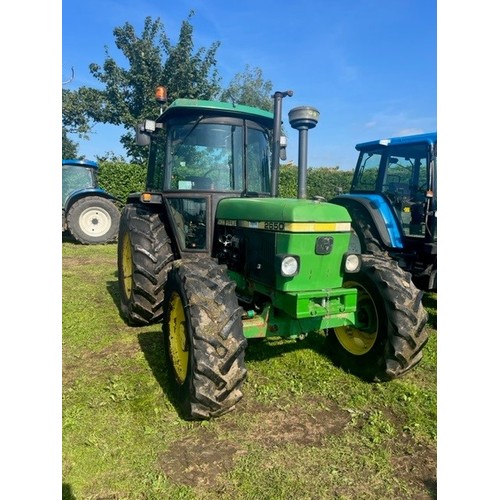 448 - John Deere 2650 tractor. Runs. Good rear tyres. 13694 hours showing. Reg F144 GAM. V5