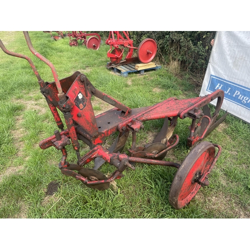 105 - David Brown 3 furrow plough, type 3, s/n 11783, with badge