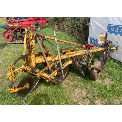 107 - Bamfords 4 furrow auto reset plough, type MD621, s/n NR20912