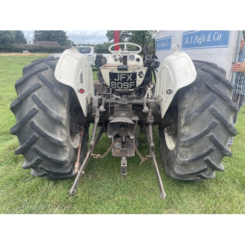 121 - David Brown selectamatic 990 tractor. Runs & drives, showing 5912 hours, engine was overhauled 10 ye... 