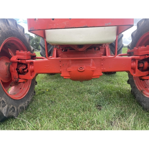 123 - David Brown 996 4wd tractor. Runs & drives, showing 2984 hours, engine, front axle, hydraulics and c... 