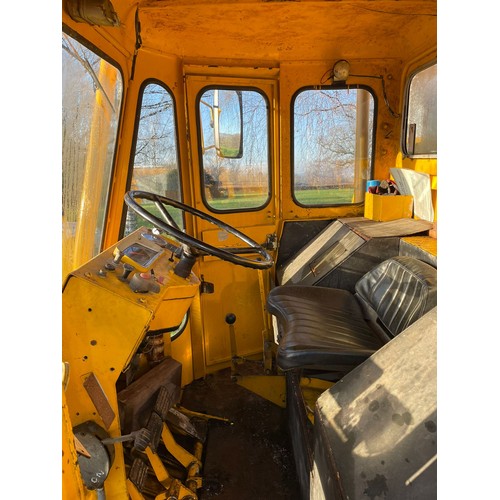 803 - County FC1004 tractor. 1972.  Genuine 268hrs from new. 18x26 Goodyear tyres. Winch tractor built for... 