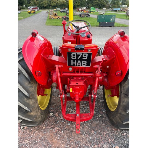 783 - David Brown 880 tractor. 1962. Reg. 879 HAB. Key in office. V5