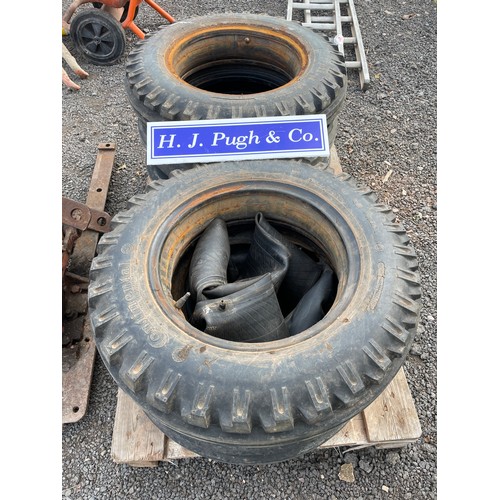 927 - 6- Front tractor tyres 6-00-16