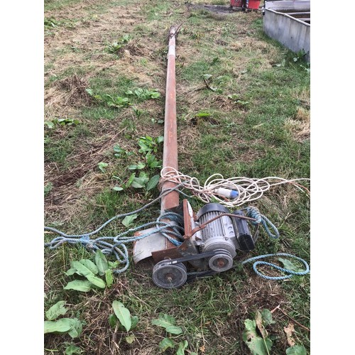 98A - Grain auger with electric motor