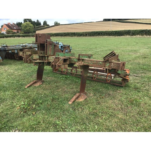 111 - Cousins 3 leg flat lift subsoiler with crumbler