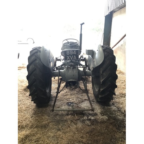 140 - 1954 Ferguson T20 diesel tractor, reduction gearbox, good tyres, running order. Reg 894 XVA. V5