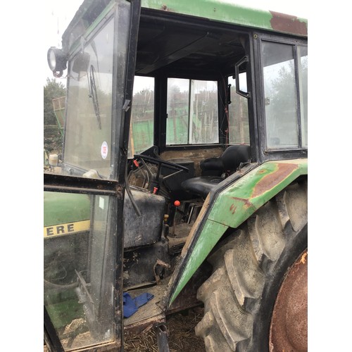 135 - John Deere 1630 tractor, runs & drives, but needs restoration. Reg XVJ 535T