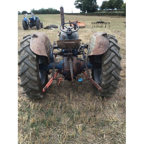 136 - Fordson Super Dexta tractor, runs, B reg