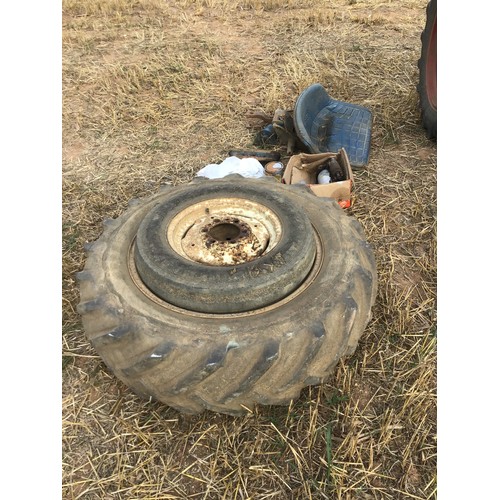 166 - Ford 2000 Pre Force tractor. 1964. Runs & drives, 3444 hours recorded. Reg LNP 762D. No v5