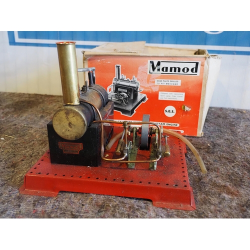91 - Mamod S.E.3 twin cylinder steam engine, boxed