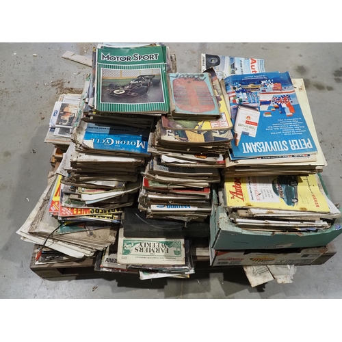 508 - Pallet of motorcycle, car and Farmers weekly magazines and newspapers dating back to 1873