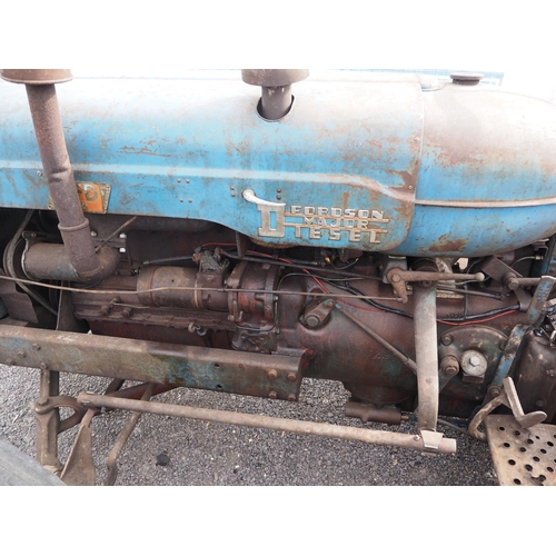 789 - Fordson Major KFD 68 tractor. Runs & drives. In original condition. Good rear tyres.