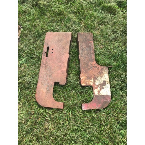 985 - David Brown Cropmaster foot plates