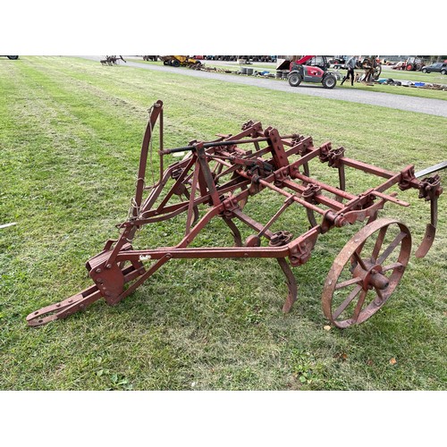 860 - Twose trailed cultivator, good order