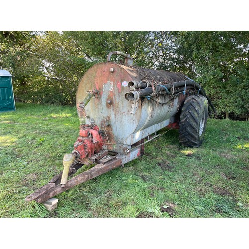 573 - Two wheel slurry tanker