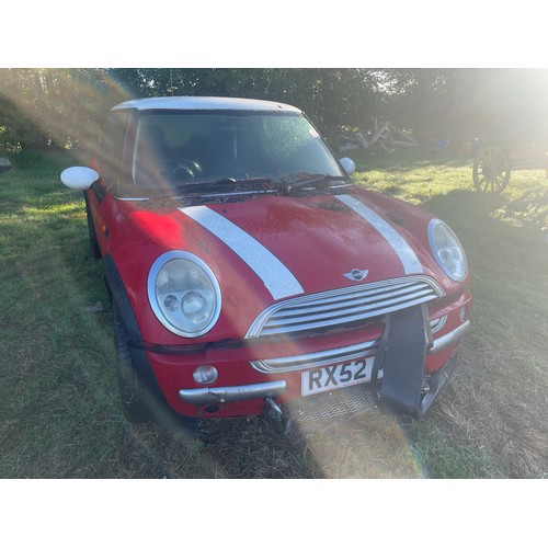 568 - Mini Cooper. Runs.  reg RX52 MUU.