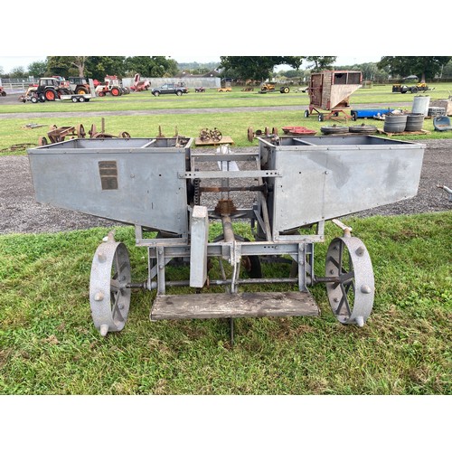 895 - Massey Ferguson 718 automatic potato planter. Badged