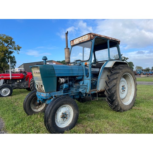 836 - Ford 4000 tractor. Runs and drives. Reg. GNH 512N. Key in office. V5
