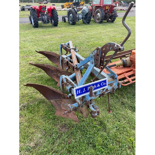 902 - Ransomes TS90 3 furrow plough