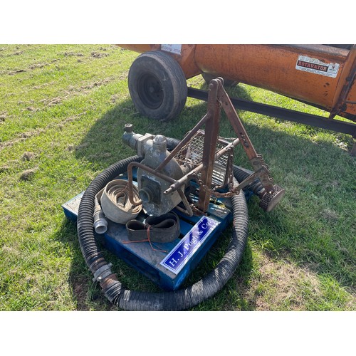 892 - Ferguson water pump. Serial no. T301 1F