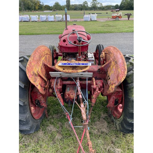 840 - David Brown cropmaster tractor. Non runner
