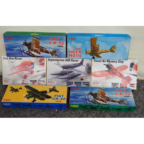 135 - 7 - Assorted model aircraft kits