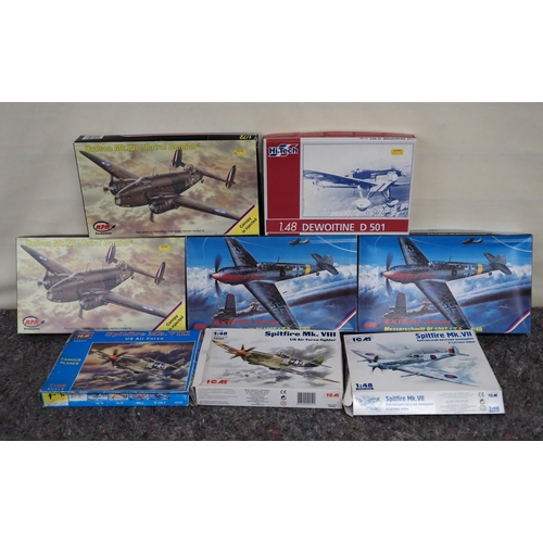 138 - 8 - Assorted model aircraft kits