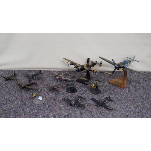 140 - Assorted WW2 bomber and fighter aircraft models