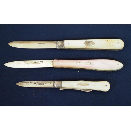 229 - 3 Silver fruit knives