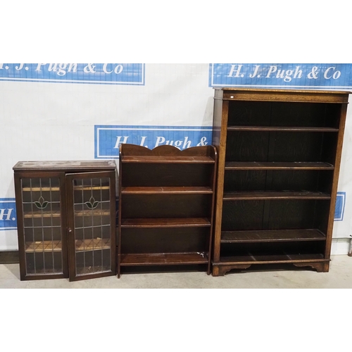 319 - 2 Open book shelves and glazed displayed cabinet