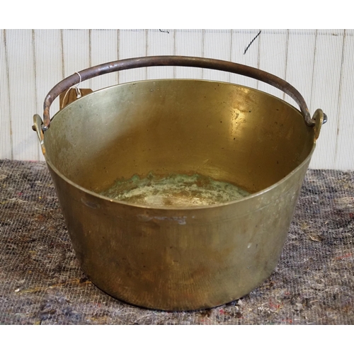 612 - Brass cooking pot