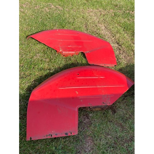 954 - Massey Ferguson mudguards