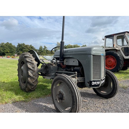 811 - Ferguson TED 20 tractor. Serial no. 186652. Runs and drives