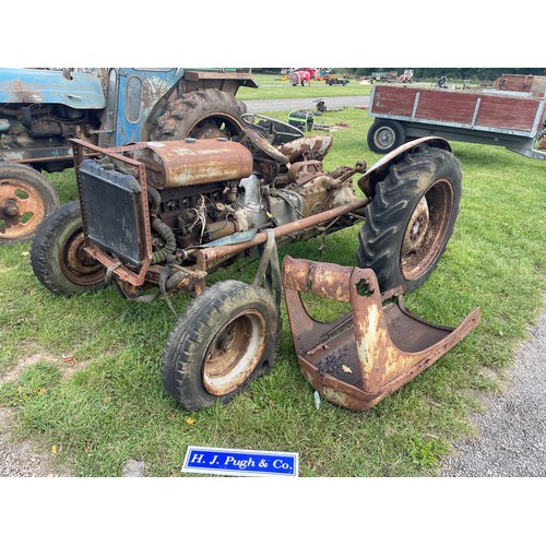 824 - Ferguson TED20 petrol paraffin tractor. Serial no. 140621. For spares or repair