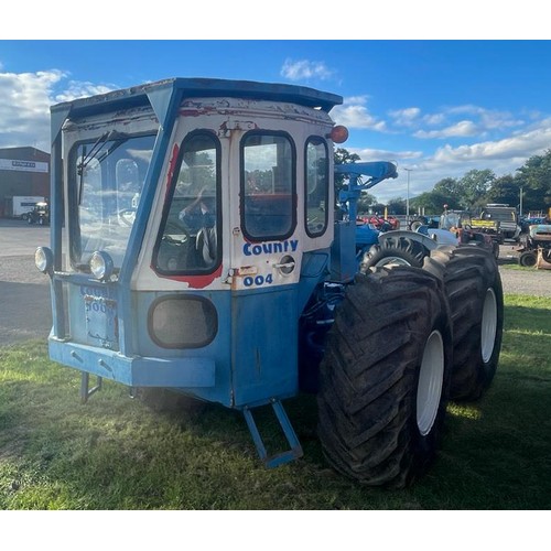 829 - County 1004 8FC tractor. Starts, runs and drives. SN 20386. Reg. NHO 149F. V5