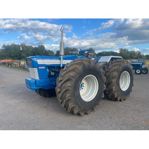 827 - County 1004 Super 6 tractor, 1982. Restored, starts runs and drives. C/w front weights. Showing 7271... 