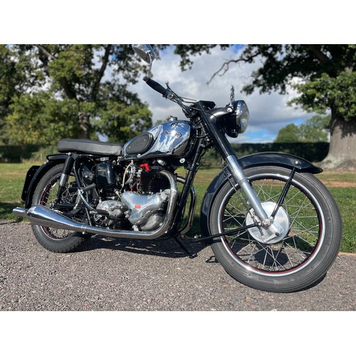877 - Norton Model 7 motorcycle. 1953.
Frame No. 48112H12
Engine No. 48112H12
This bike is part of the Ian... 