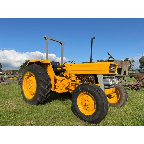 844 - Massey Ferguson 135 tractor. Runs and drives. Roll bar. No docs