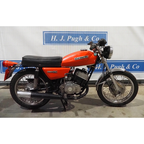 901 - Benelli 250cc motorcycle. 1975. 250cc 
Runs and rides.  Reg. HFH 696N. V5 and keys