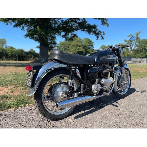 906 - Norton Atlas motorcycle. 1966. 750cc
From a private collection. Will need recommissioning. Matching ... 