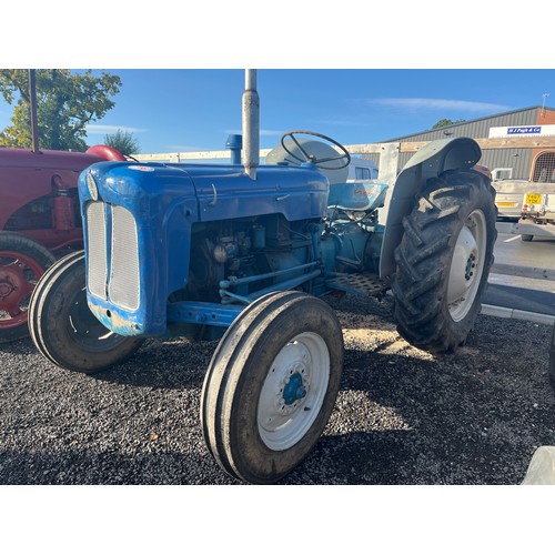 786 - Fordson Dexta tractor. Good restoration.